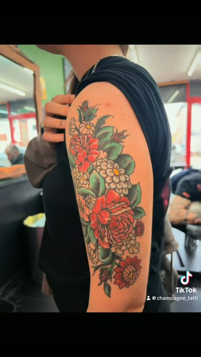 Tattoo by Champagne Tatti